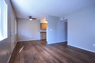 Gilbert Square Apartments in Mesa, AZ - Building Photo - Building Photo