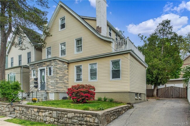 520 River Ave in Pelham, NY - Building Photo - Building Photo