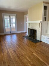 351 Ocean Ave in New London, CT - Building Photo - Building Photo
