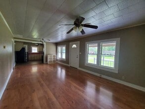 1014 W 9th St in Deridder, LA - Foto de edificio - Building Photo