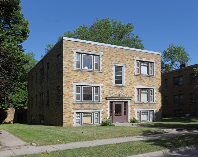 2776 Xerxes Ave S in Minneapolis, MN - Foto de edificio - Building Photo