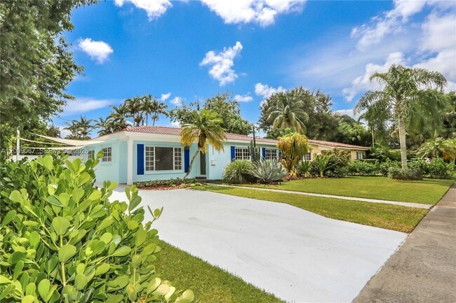 8035 SW 63rd Pl in South Miami, FL - Building Photo - Building Photo