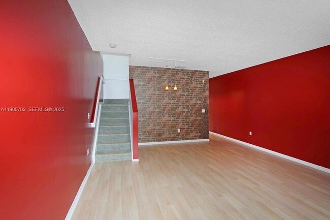 2239 SE 25th Ave in Homestead, FL - Foto de edificio - Building Photo