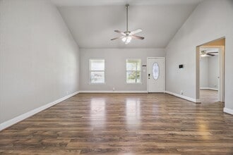 5014 Yellowstone Blvd in Houston, TX - Building Photo - Building Photo