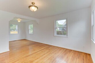 7725 Fayver Ave in Norfolk, VA - Building Photo - Building Photo