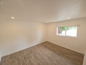 1350 Hallen Dr in Arcata, CA - Building Photo - Building Photo