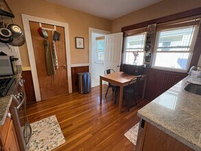 17 Sunset St in Boston, MA - Foto de edificio - Building Photo