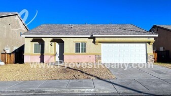 15219 Hallmark Ln in Victorville, CA - Building Photo