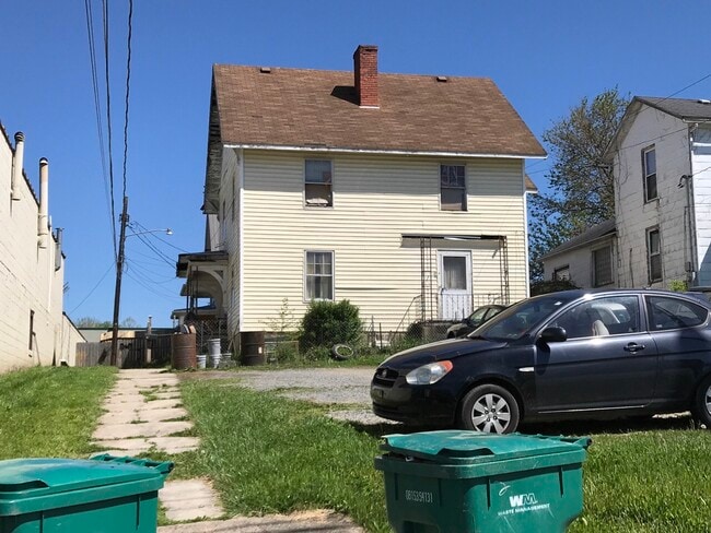 property at 1 Peck Ct