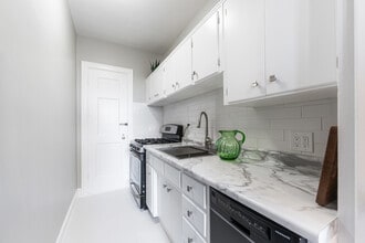 2000 N Lincoln Park W in Chicago, IL - Building Photo - Building Photo