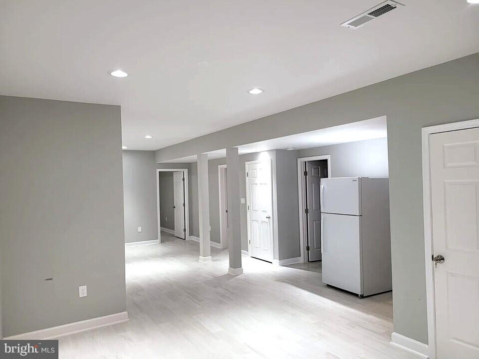 42068 Basalt Dr in Stone Ridge, VA - Building Photo