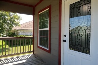 2717 Avenue D in Dickinson, TX - Building Photo - Building Photo