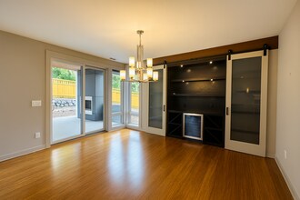 1200 Monterey Ave NE in Renton, WA - Building Photo - Building Photo