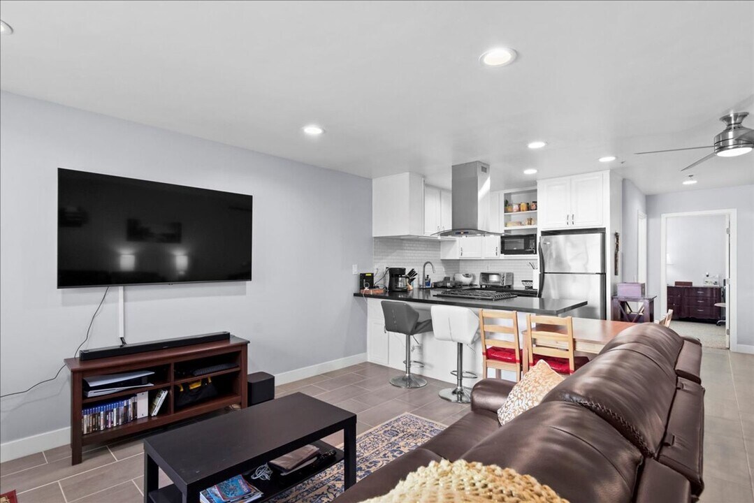 631 7th St in Imperial Beach, CA - Building Photo