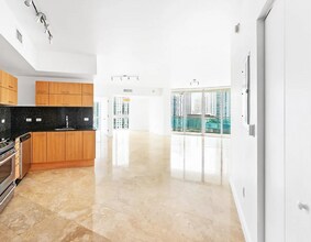 350 S Miami Ave, Unit 1802 in Miami, FL - Building Photo - Building Photo