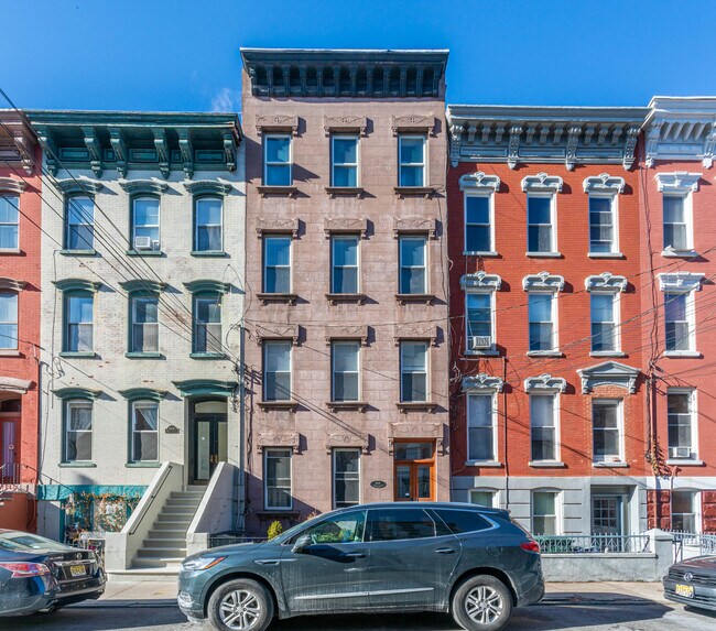 1010 Willow Ave in Hoboken, NJ - Foto de edificio - Building Photo