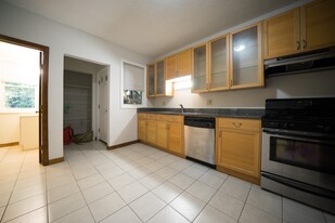 97 Kilsyth Rd, Unit #1 Apartments