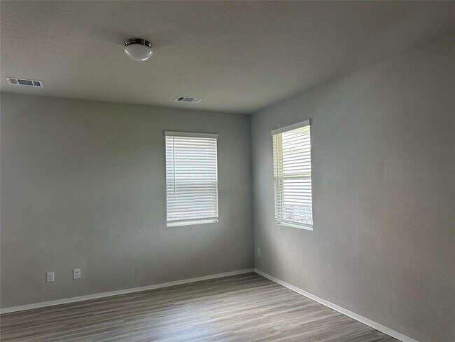 113 Bent Crk Ln in Andice, TX - Building Photo - Building Photo