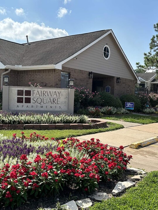 Fairway Square - Specials Available in Alvin, TX - Foto de edificio