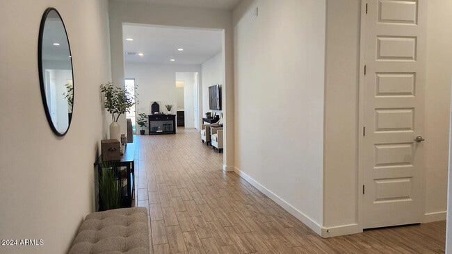 2874 E Magdalena Dr in San Tan Valley, AZ - Building Photo - Building Photo