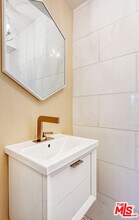 422 Smithwood Dr in Beverly Hills, CA - Building Photo - Building Photo