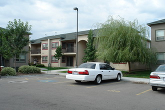 Charter Pointe Apartments in Boise, ID - Building Photo - Building Photo