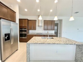 8081 Cleobury Dr in Orlando, FL - Building Photo - Building Photo