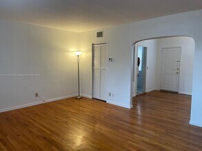 520 SW 10th St in Miami, FL - Building Photo - Building Photo