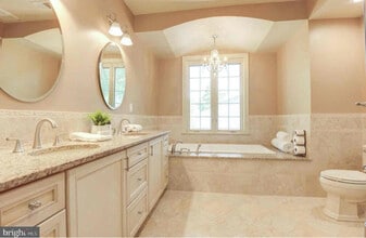 12037 Stuart Ridge Dr in Herndon, VA - Building Photo - Building Photo