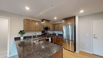 Callisto Commons in Fridley, MN - Foto de edificio - Building Photo