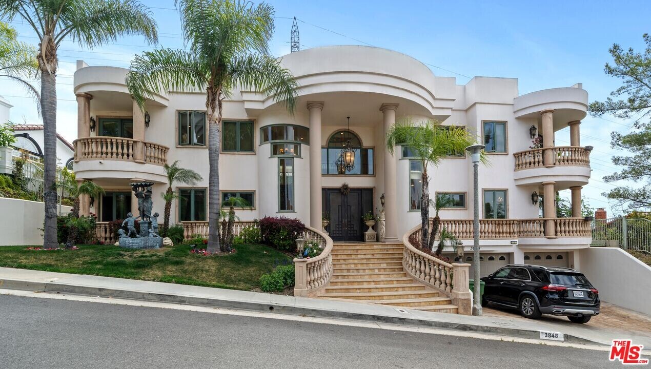 3848 Vista Linda Dr in Los Angeles, CA - Building Photo