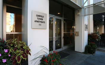 Garfield Tower Apartments in Cincinnati, OH - Building Photo - Building Photo