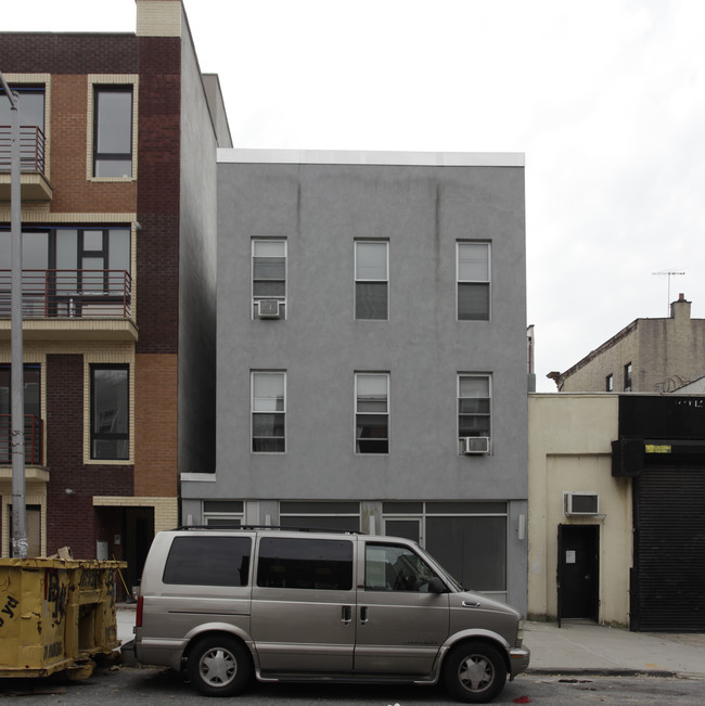 12 Conselyea St in Brooklyn, NY - Building Photo - Building Photo