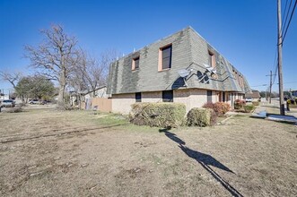 7450 Ruby Pl in Fort Worth, TX - Building Photo - Building Photo
