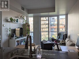 1-701 Cole St in Toronto, ON - Building Photo