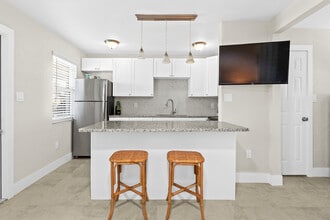 14212 E Parsley Dr, Unit 2 in Madeira Beach, FL - Building Photo - Building Photo