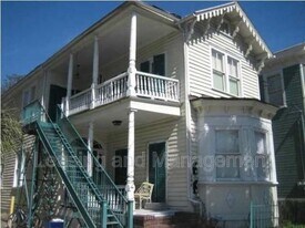 208 Calhoun St in Charleston, SC - Building Photo