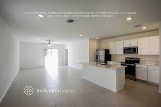 726 Carlyle Wy in Fort Pierce, FL - Building Photo - Building Photo