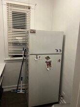 1075 Lakepointe St, Unit 1075 in Grosse Pointe Park, MI - Foto de edificio - Building Photo