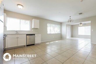 3850 Pan American Blvd in North Port, FL - Building Photo - Building Photo