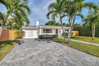 375 Leigh Rd in West Palm Beach, FL - Building Photo - Building Photo