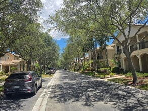 8017 Murano Cir in Palm Beach Gardens, FL - Building Photo - Building Photo