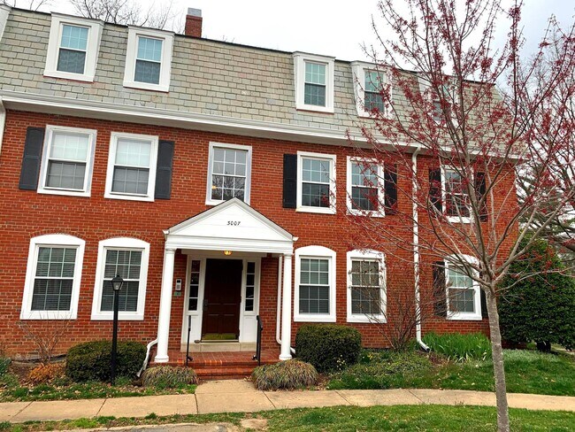 property at 3007 S Buchanan St