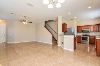 11813 Mango Groves Blvd in Seffner, FL - Building Photo - Building Photo