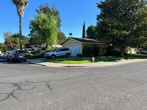 4208 Round Valley Cir in Stockton, CA - Building Photo - Building Photo
