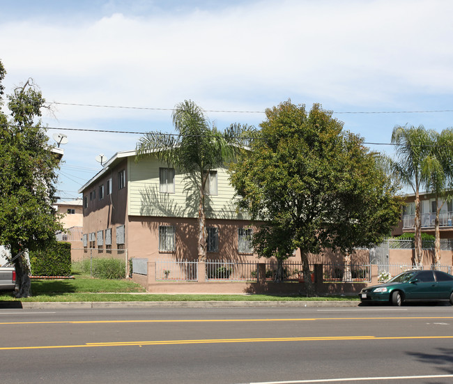 18001 Roscoe Blvd in Northridge, CA - Building Photo - Building Photo