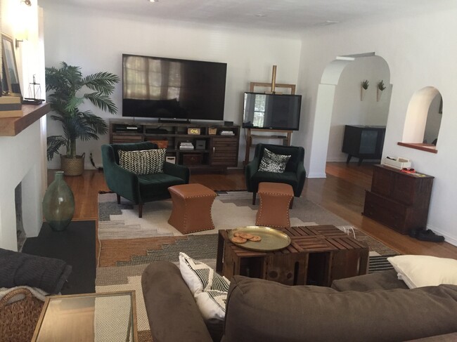 1160 S Crescent Heights Blvd, Unit 1160 S. Crescent Heights in Los Angeles, CA - Building Photo - Building Photo