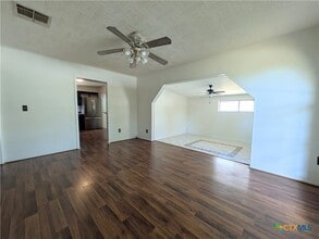 14 Steele St in Lampasas, TX - Building Photo - Building Photo
