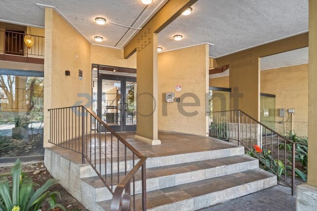 1085 Murrieta Blvd in Livermore, CA - Building Photo - Building Photo