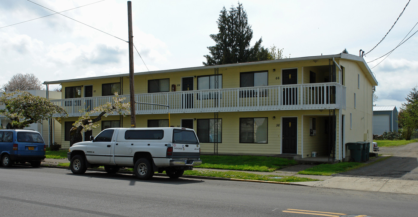 52-66 E Wheeler St in Lebanon, OR - Building Photo